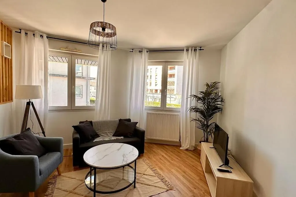 Villeurbanne • T2 Fraternite • Hostisy Appartement