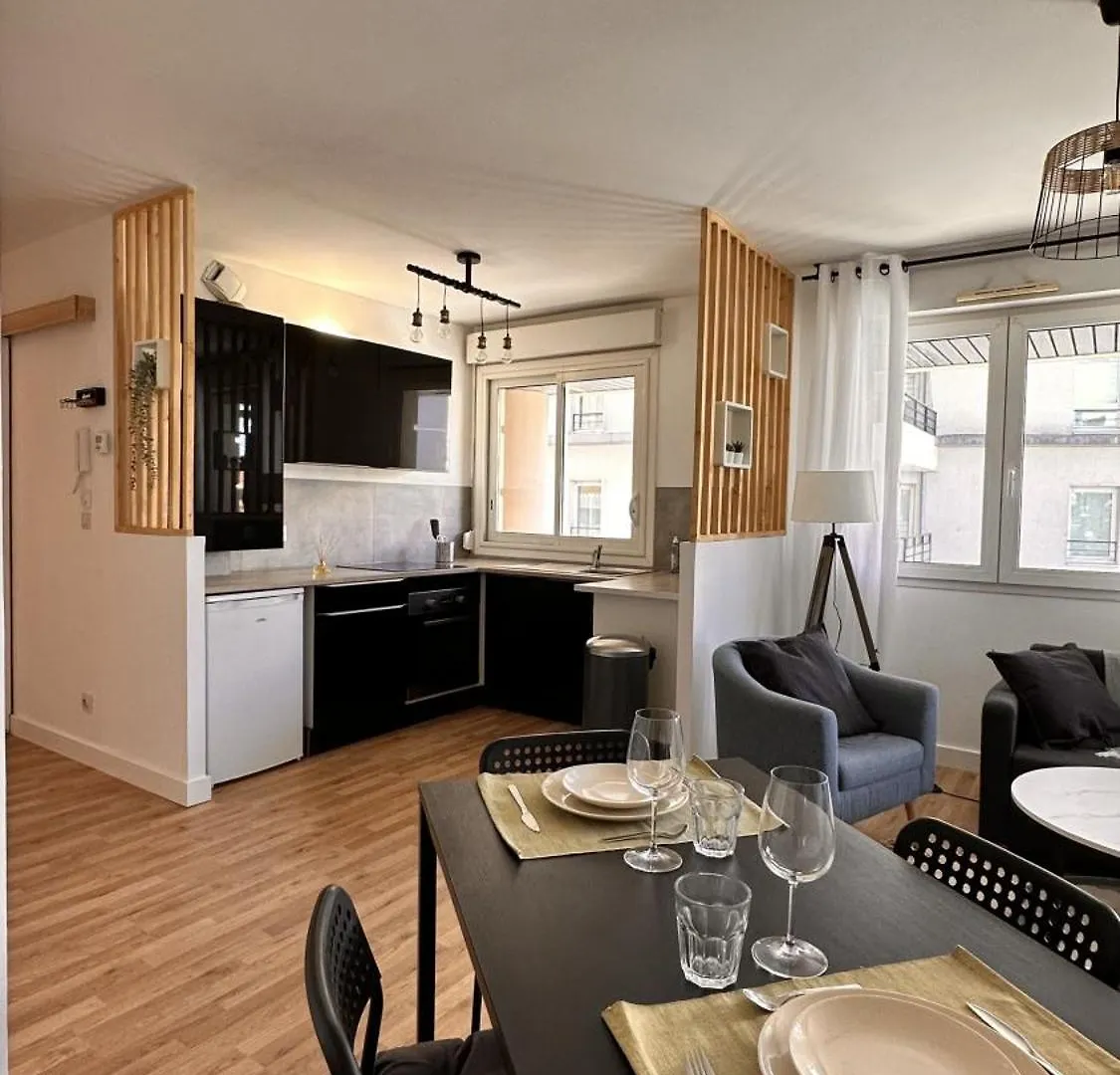 Villeurbanne • T2 Fraternite • Hostisy 0*,  France
