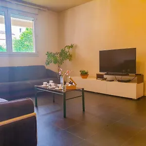  Appartement Paisible Et Spacieux Au Calme Proche Metro Limitrophe De Lyon